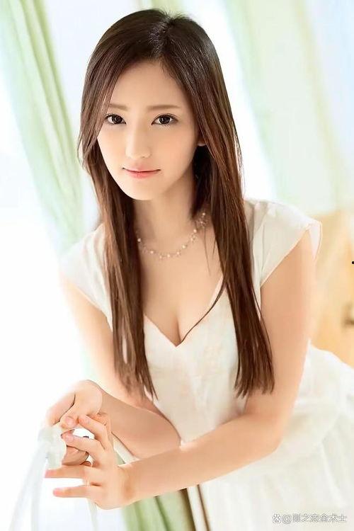 桃谷绘里香在线播放,网络直播的性感女神