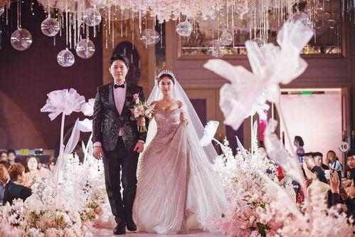 明星祝贺结婚图片,星光熠熠！明星云集祝贺XXX与XXX甜蜜大婚